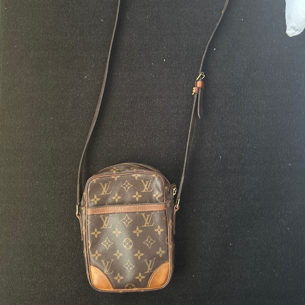 Louis Vuitton Crossbody purse